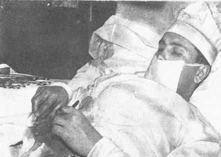 the-cellardoor:  In 1961, Leonid Rogozov, 27, was the only surgeon in the Soviet Antarctic Expedition. During the expedition, he felt severe pain in the stomach and had a high fever. Rogozov examined himself and discovered that his appendix was inflamed