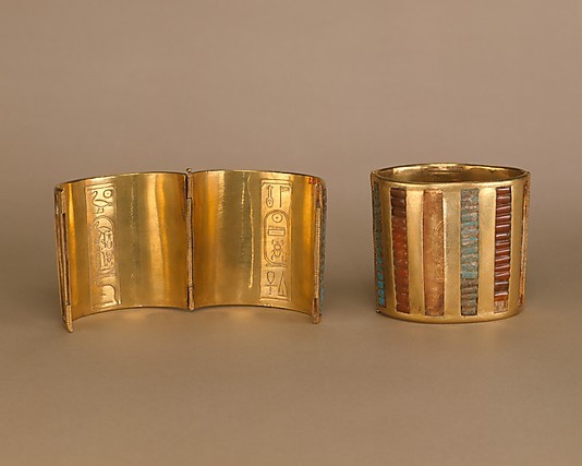 amarantines:  ardentblue:  Hinged cuff braceletGold, carnelian, turquoise, glassThebes,