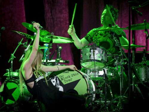 larilittlered:  The Black Star Tour<3