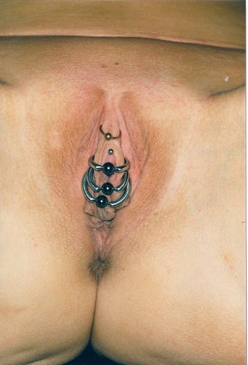 http://women-with-huge-labia-rings.tumblr.com/post/155348143273