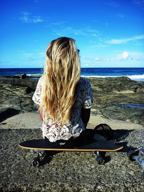 love-insummer:†Shorts, Tans, Boys, And Vans† on We Heart It. http://weheartit.com/entry/10442075