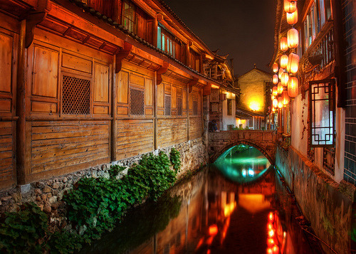 The Canals of Lijiang at Night (by Stuck in Customs)