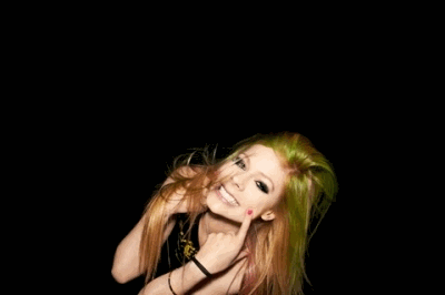 believeandsmile:  Quando estou sozinha, sou outra pessoa. (believeandsmile) 