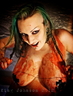 satanicslave:  Bloodplay. Click pic to contact