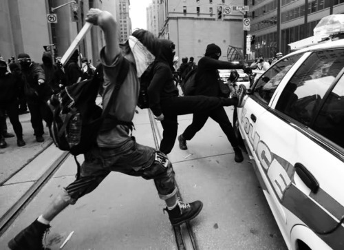 mutilad0:  FUCK THE POLICE!!!!! 