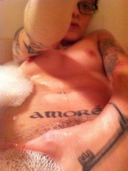 rileyxxx:  Bath Time Fun 01.13.12 © Riley Konor