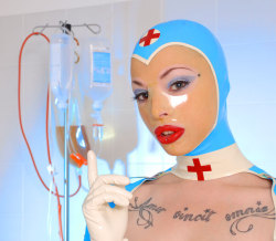 wow, that is an awesome nurse&rsquo;s hood