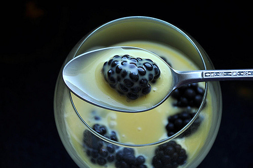 ffoodd:
“ Blackberries and sweet cream (by mintytrina)
”