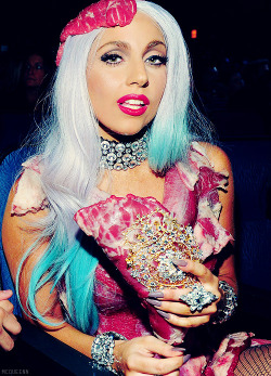 LADY GAGA