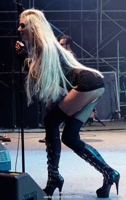 Taylor Momsen. ♥  She&Amp;Rsquo;S So Hot. ♥