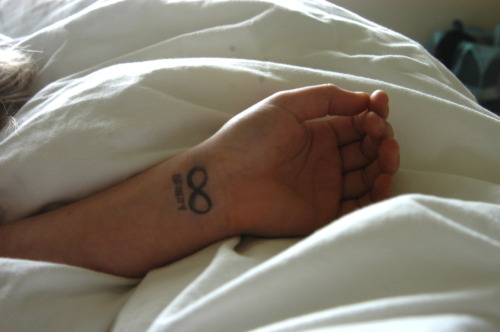 obli-vi-ate:  infinity.  o rlly? ^ ;) 