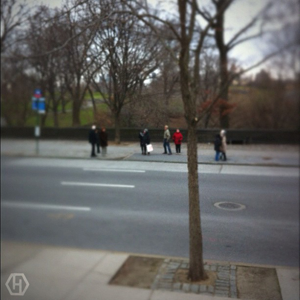 <p><b>untitled<br/></b><i>Lloyd Mulvey<br/>Photograph<br/>January 2012</i></p>