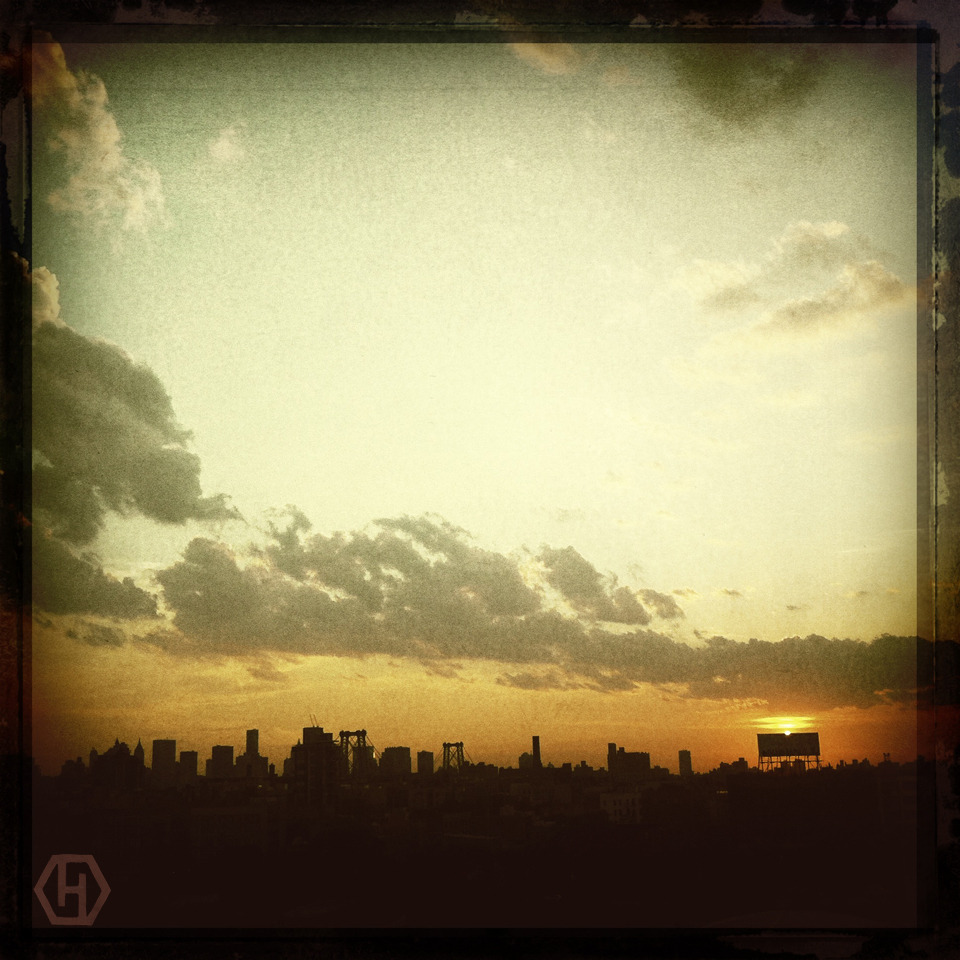 <p><b>untitled<br/></b><i>Lloyd Mulvey<br/>Photograph<br/>August 2011</i></p>