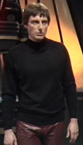 destructo-bot:blame-aphrodite:These pants were so tight Paul Darrow needed assistance to kneel down 
