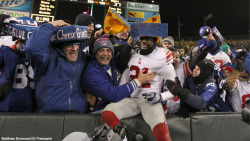 nykiem69:  GIANTS ALLL DAYY!!  The blue cheeseheads are pretty cute :)