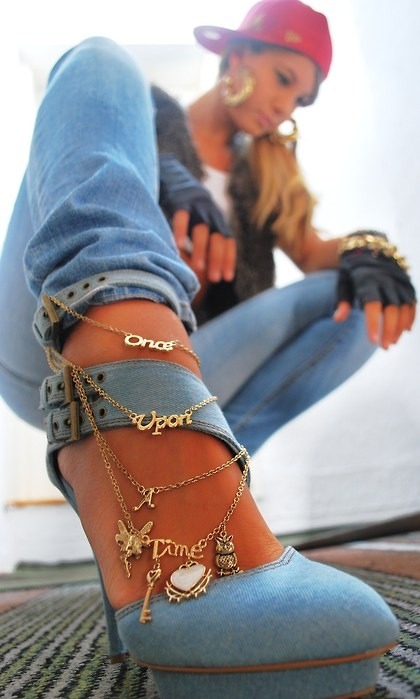 underhated:  Once Upon A time   her shoes &lt;3