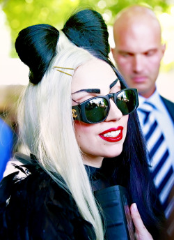 LADY GAGA