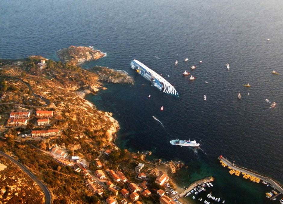 nationalpost:  Striking photos of tragedy in shallow waters as the Costa Concordia