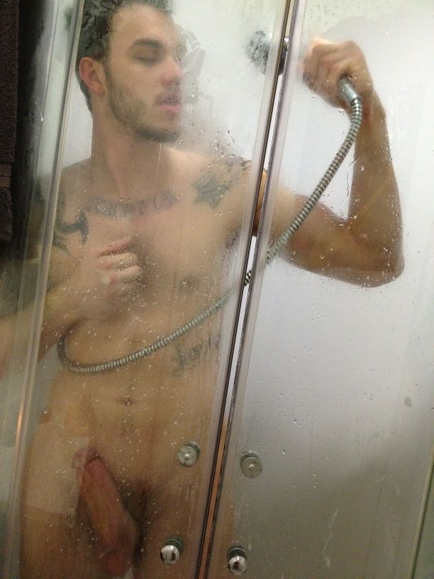 eroticboys:  mmm hot hot hot   Damn!!! I wanna be in that shower for the rest of