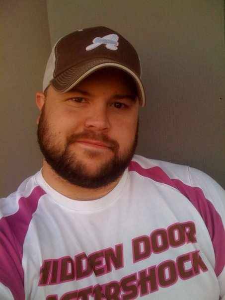 chubbyaddiction:  Russell and the stadium dress, so cute and gorgeous smile… 