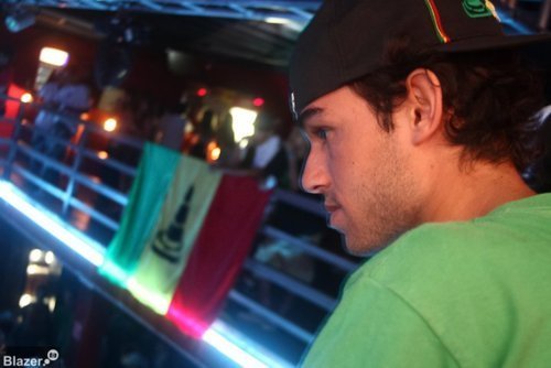 rap-em-movimento:  Podem me acorrentar, me deixar atordoado, mas os pensamentos de