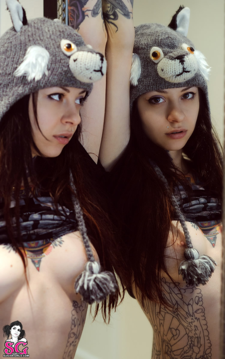 sisconocturnal:  One of my favorite Suicide Girls GoGo, she’s freaking cute :o