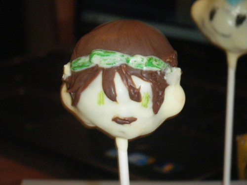 lolbender: unholystagepresence: More cakepops? MORE CAKEPOPS! And this time with Avatar: The La