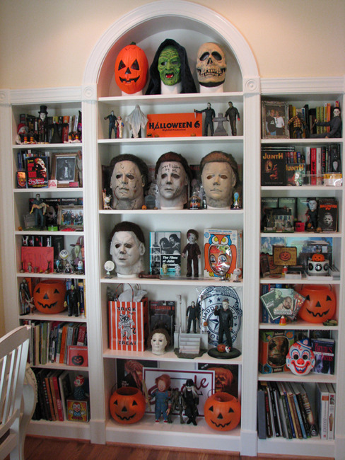 kingzorch666:  halloweenmonster:  I NEED THIS!!!! I am a Halloween fanatic! &lt;333