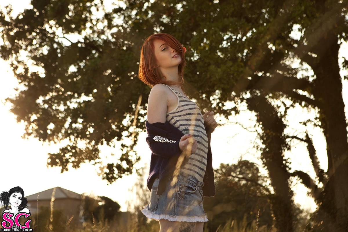 sglovexxx:  English Sunset   DATE: Jan 17, 2012   PHOTOGRAPHER: Waikiki LASS