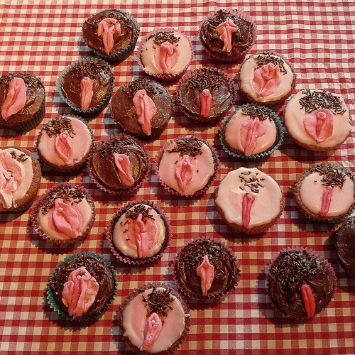 This is priceless. I’d host a vajayjay cupcake party…where you make your own vajayjay into a cupcake. I can’t even look at this and not chuckle. It’s so bizarre.