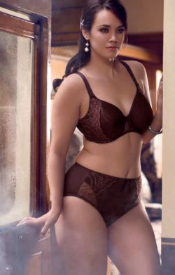 curveappeal:   Laura Wells for Elomi 36E bust, 32 inch waist, 42 inch hips