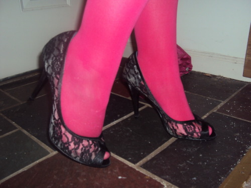 ctbackyardeliza: Wishlist Wednesday: My gorgeous lace Alfani heels from Daryll! :D I really love how