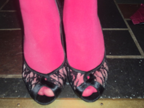 ctbackyardeliza: Wishlist Wednesday: My gorgeous lace Alfani heels from Daryll! :D I really love how