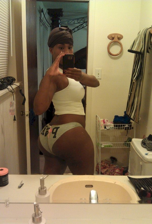 ayocheckthisout:  godzhelper:  Indonesia Self-Shot TwitPics   Model Indonesia sharing