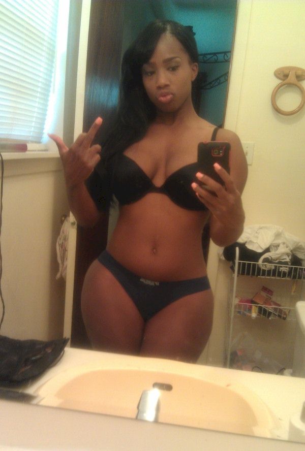 ayocheckthisout:  godzhelper:  Indonesia Self-Shot TwitPics   Model Indonesia sharing
