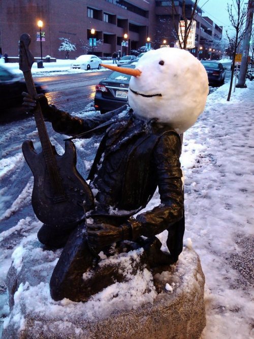 rabenacohmalani:  thatsthepowerofpinesolbaby:  omg isn’t that suppose to be Jimmy