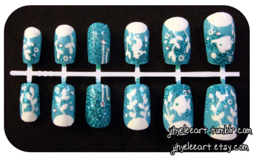 GIVEAWAY TIME - WEEK TWO Here is a underwater nail set with glitter and rhinestones! The rules are a