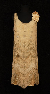 omgthatdress:  Dress Edward Molyneux, 1920s Whitaker Auctions 