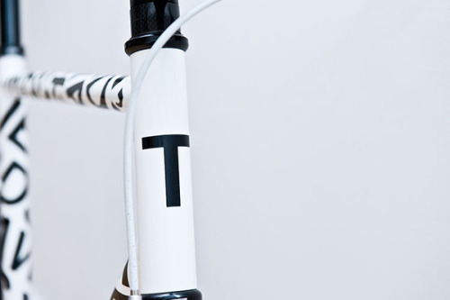 foldingbike: Juan Madrigal, graphic designer Type Bike “T = not time to loose”