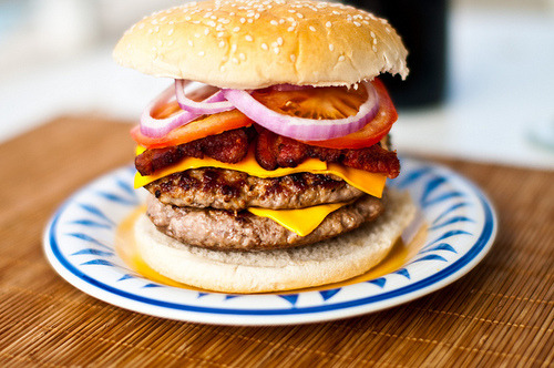 fuckyeahgreatfoods:  Bacon Cheese Burger 