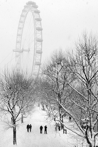 sav3mys0ul:  Snowy London by ~Mohain 
