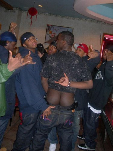 playboydreamz:  I WISH I WAS AT THAT PARTY. TRADE FOR DAYSSS