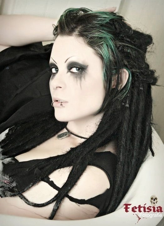 jackhollow:  Me chilling in the bath tub.lol Fetisia photo shoot . :] 