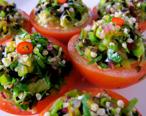 queenbliss: raggedyshan: Raw Protein Guacamole &amp; Salsa Stuffed Tomatoes… Ingredients: