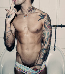 kick-ass-tatts:  http://kick-ass-tatts.tumblr.com/ 