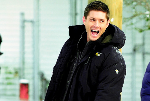 itsfuuh: Snowball fight on the Supernatural set - 19th January - [source]