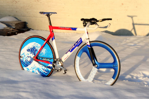 v-e-l-o-l-o-v-e: Hopefully buying this frame off my friend sometime soon.