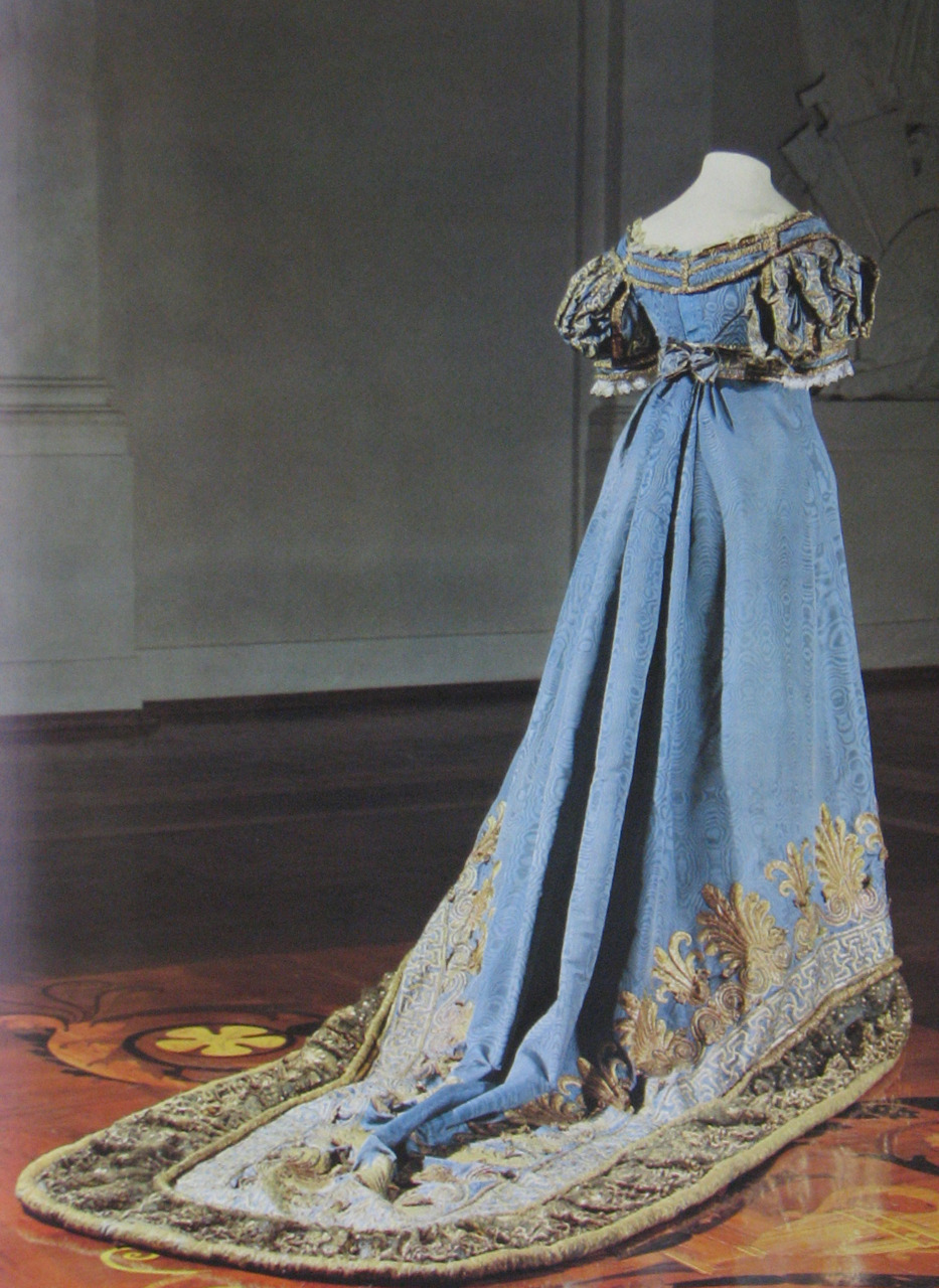 Russian court gown, 1820s ...