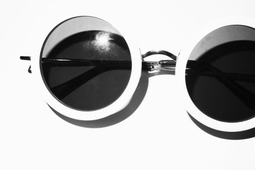 vagueism:  BLK × WHT || fav site 