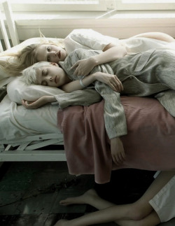 &ldquo;Super Mods Go to Rehab&rdquo; :// Models: Agyness Deyn &amp; Lara Stone Photographer: Steven Meisel Magazine: Vogue Italia July 2007